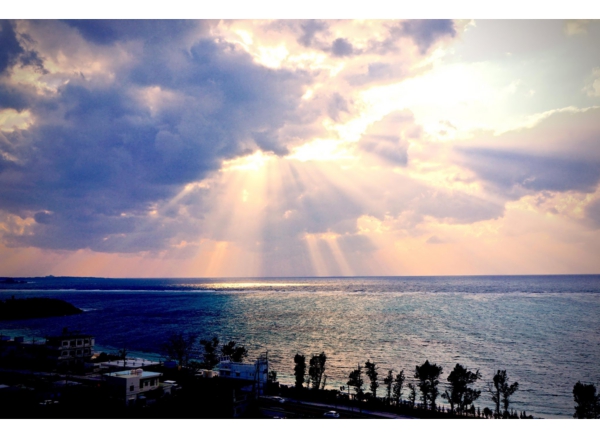 5-Setting Sun in The East China Sea Viewed from Okinawa.jpg